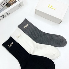 配包装 🌟【一盒3 双】 🌟Dior 迪奥 爆款字母logo中筒袜 小腿袜🔥纯棉混纺材质,超完美配色,款式经典,专柜同步 配包装 🌟【一盒3 双】 🌟Dior 迪奥 爆款字母logo中筒袜 小腿袜🔥纯棉混纺材质,超完美配色,款式经典,专柜同步