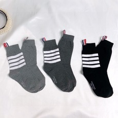 【一盒3双】 🌟THOM BROWNE · 桑姆 布朗尼❗ 🌟超级爆款网红小腿袜子❗官网同步,一直在售的炒鸡经典款❗经典 【一盒3双】 🌟THOM BROWNE · 桑姆 布朗尼❗ 🌟超级爆款网红小腿袜子❗官网同步,一直在售的炒鸡经典款❗经典