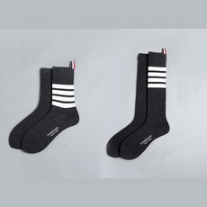 配原版盒 🌟【一盒2 双】 🌟THOM BROWNE · 桑姆 布朗尼❗ 🌟超级爆款!网红小腿袜,中筒袜+长筒袜,经典爆 配原版盒 🌟【一盒2 双】 🌟THOM BROWNE · 桑姆 布朗尼❗ 🌟超级爆款!网红小腿袜,中筒袜+长筒袜,经典爆
