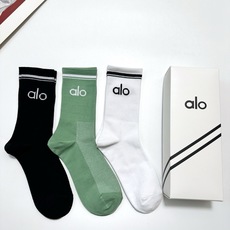 配包装 🌟【一盒3双】 🌟 alo 经典字母logo 纯棉中筒袜 ,ins超火爆小腿短袜,纯棉面料,潮人必备 ,经 配包装 🌟【一盒3双】 🌟 alo 经典字母logo 纯棉中筒袜 ,ins超火爆小腿短袜,纯棉面料,潮人必备 ,经