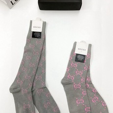 配包装 🌟【一盒2 双】 🌟Gucci 古奇 爆款金银丝长筒袜 中筒袜,超级火爆小腿袜🔥双针针织混纺金银丝材质,超完美结 配包装 🌟【一盒2 双】 🌟Gucci 古奇 爆款金银丝长筒袜 中筒袜,超级火爆小腿袜🔥双针针织混纺金银丝材质,超完美结