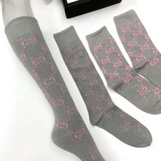 配包装 🌟【一盒2 双】 🌟Gucci 古奇 爆款金银丝长筒袜 中筒袜,超级火爆小腿袜🔥双针针织混纺金银丝材质,超完美结 配包装 🌟【一盒2 双】 🌟Gucci 古奇 爆款金银丝长筒袜 中筒袜,超级火爆小腿袜🔥双针针织混纺金银丝材质,超完美结