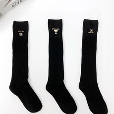 配包装 🌟【一盒一双】 🌟Chanel 香奈儿 经典字母logo纯棉长筒袜 小腿袜 🌟重工装饰个性时尚 🌟ins爆款! 配包装 🌟【一盒一双】 🌟Chanel 香奈儿 经典字母logo纯棉长筒袜 小腿袜 🌟重工装饰个性时尚 🌟ins爆款!