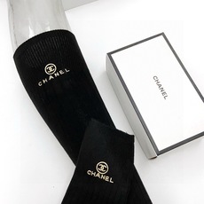 配包装 🌟【一盒一双】 🌟Chanel 香奈儿 经典字母logo纯棉长筒袜 小腿袜 🌟重工装饰个性时尚 🌟ins爆款! 配包装 🌟【一盒一双】 🌟Chanel 香奈儿 经典字母logo纯棉长筒袜 小腿袜 🌟重工装饰个性时尚 🌟ins爆款!