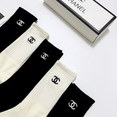 配包装 🌟【一盒5 双】 🌟Chanel 香奈儿 经典刺绣字母logo 纯棉中筒袜 ,ins超火爆小腿袜,纯棉面料 配包装 🌟【一盒5 双】 🌟Chanel 香奈儿 经典刺绣字母logo 纯棉中筒袜 ,ins超火爆小腿袜,纯棉面料