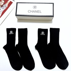 配包装 🌟【一盒2双】 🌟Chanel 香奈儿 经典字母logo 中筒袜,纯棉竖纹堆堆袜 🌟ins爆款!专柜在售ing 配包装 🌟【一盒2双】 🌟Chanel 香奈儿 经典字母logo 中筒袜,纯棉竖纹堆堆袜 🌟ins爆款!专柜在售ing