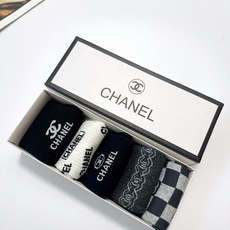 配包装 🌟【一盒5双】 🌟Chanel 香奈儿 经典字母 纯棉 中筒袜 !超级软糯亲肤! 🌟ins爆款!专柜在售ing 配包装 🌟【一盒5双】 🌟Chanel 香奈儿 经典字母 纯棉 中筒袜 !超级软糯亲肤! 🌟ins爆款!专柜在售ing