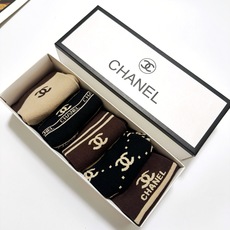 配包装 🌟【一盒5 双】 🌟Chanel 香奈儿 经典字母logo ins超火爆中筒袜,纯棉面料,潮人必备 ,经典配色 配包装 🌟【一盒5 双】 🌟Chanel 香奈儿 经典字母logo ins超火爆中筒袜,纯棉面料,潮人必备 ,经典配色