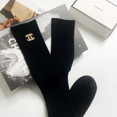 配包装 🌟【一盒一双】 🌟Chanel 香奈儿 经典双C字母logo纯棉长筒袜 小腿袜 🌟ins爆款!专柜在售ing 配包装 🌟【一盒一双】 🌟Chanel 香奈儿 经典双C字母logo纯棉长筒袜 小腿袜 🌟ins爆款!专柜在售ing