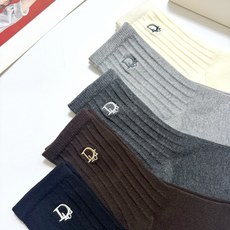 配包装 🌟【一盒5 双】 🌟Dior 迪奥 经典刺绣字母logo 纯棉中筒袜 ,ins超火爆小腿袜,纯棉面料,潮人 配包装 🌟【一盒5 双】 🌟Dior 迪奥 经典刺绣字母logo 纯棉中筒袜 ,ins超火爆小腿袜,纯棉面料,潮人