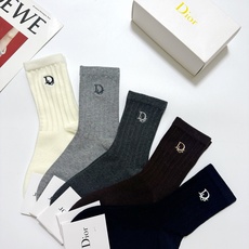 配包装 🌟【一盒5 双】 🌟Dior 迪奥 经典刺绣字母logo 纯棉中筒袜 ,ins超火爆小腿袜,纯棉面料,潮人 配包装 🌟【一盒5 双】 🌟Dior 迪奥 经典刺绣字母logo 纯棉中筒袜 ,ins超火爆小腿袜,纯棉面料,潮人