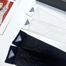 配包装 🌟【一盒2 双】 🌟Prada 普拉达 经典字母logo中筒丝袜 小腿袜 🌟ins爆款!专柜在售ing 🌟好看 配包装 🌟【一盒2 双】 🌟Prada 普拉达 经典字母logo中筒丝袜 小腿袜 🌟ins爆款!专柜在售ing 🌟好看