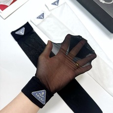配包装 🌟【一盒2 双】 🌟Prada 普拉达 经典字母logo中筒丝袜 小腿袜 🌟ins爆款!专柜在售ing 🌟好看 配包装 🌟【一盒2 双】 🌟Prada 普拉达 经典字母logo中筒丝袜 小腿袜 🌟ins爆款!专柜在售ing 🌟好看