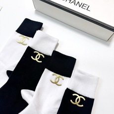 配包装 🌟【一盒4 双】 🌟Chanel香奈儿 欧美大牌 经典字母 logo纯棉 中筒袜 🌟ins爆款!专柜在售in 配包装 🌟【一盒4 双】 🌟Chanel香奈儿 欧美大牌 经典字母 logo纯棉 中筒袜 🌟ins爆款!专柜在售in