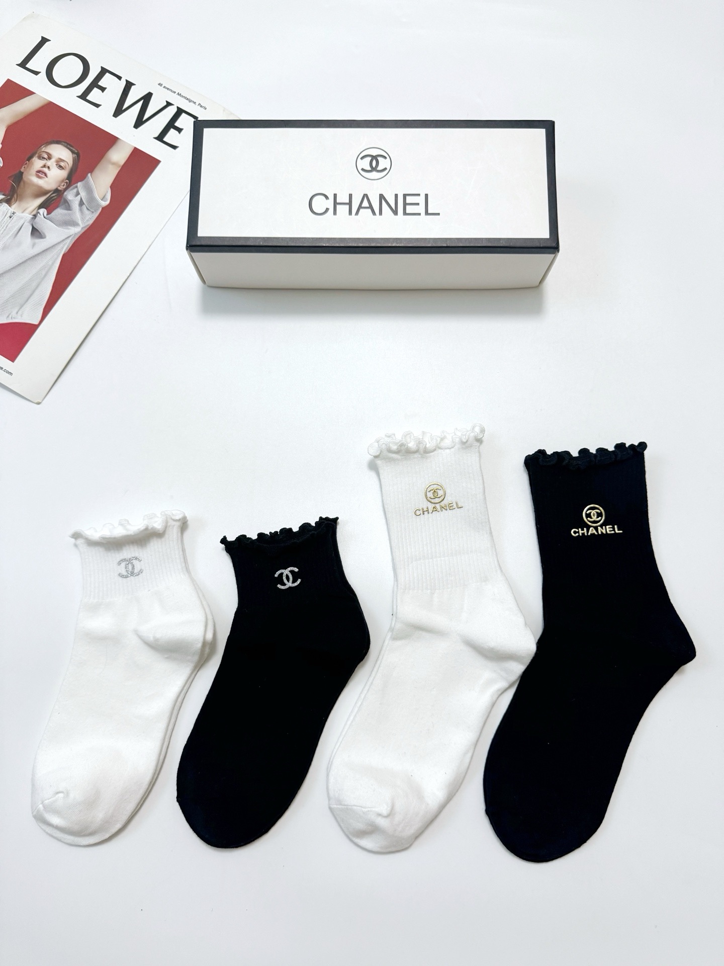 配包装 🌟【一盒4 双】 🌟Chanel 香奈儿 经典字母logo 透气纯棉花边短筒袜  ，ins超火爆红人同款，精美 