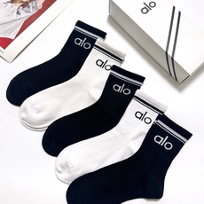 配包装 🌟【一盒5 双】 🌟alo 经典字母logo纯棉短袜 中筒袜 , 男女同款,ins超火爆红人同款,精美纯棉 配包装 🌟【一盒5 双】 🌟alo 经典字母logo纯棉短袜 中筒袜 , 男女同款,ins超火爆红人同款,精美纯棉