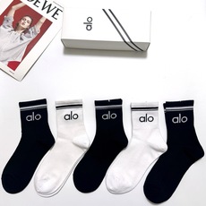配包装 🌟【一盒5 双】 🌟alo 经典字母logo纯棉短袜 中筒袜 , 男女同款,ins超火爆红人同款,精美纯棉 配包装 🌟【一盒5 双】 🌟alo 经典字母logo纯棉短袜 中筒袜 , 男女同款,ins超火爆红人同款,精美纯棉