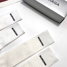 配包装 🌟【一盒2双】 🌟 巴黎世家 balenciaga 经典字母 长筒袜 短筒袜🔥双针针织材质,超完美结合,款式经典 配包装 🌟【一盒2双】 🌟 巴黎世家 balenciaga 经典字母 长筒袜 短筒袜🔥双针针织材质,超完美结合,款式经典
