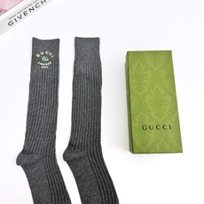 配包装 🌟【一盒一双】 🌟Gucci 古琦 经典字母logo纯棉长筒袜 小腿袜 🌟重工装饰个性时尚 🌟ins爆款!专 配包装 🌟【一盒一双】 🌟Gucci 古琦 经典字母logo纯棉长筒袜 小腿袜 🌟重工装饰个性时尚 🌟ins爆款!专