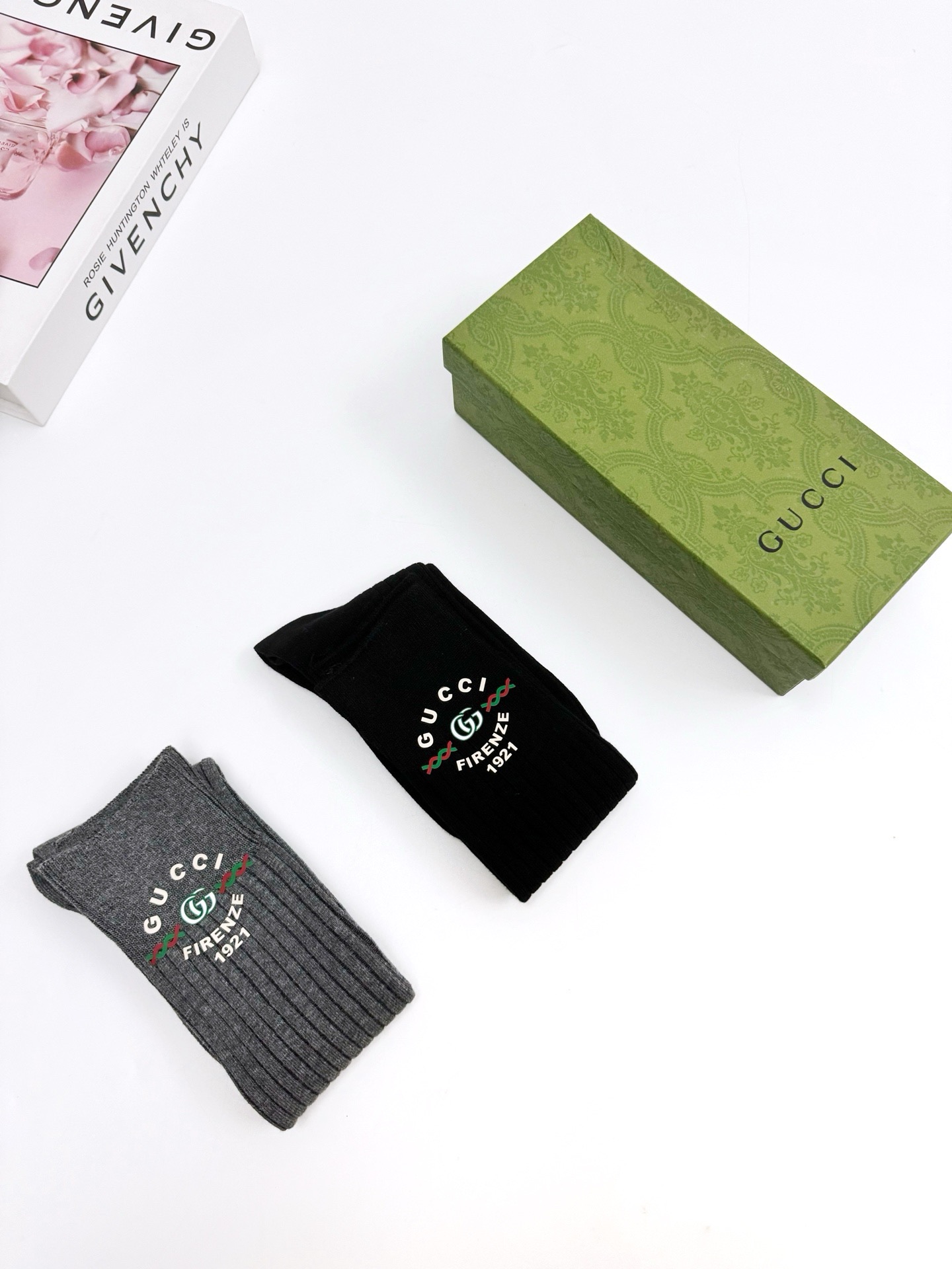 配包装 🌟【一盒一双】 🌟Gucci 古琦  经典字母logo纯棉长筒袜  小腿袜 🌟重工装饰个性时尚 🌟ins爆款！专