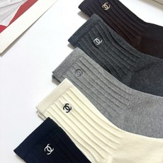 配包装 🌟【一盒5 双】 🌟Chanel 香奈儿 经典刺绣字母logo 纯棉中筒袜 ,ins超火爆小腿袜,纯棉面料 配包装 🌟【一盒5 双】 🌟Chanel 香奈儿 经典刺绣字母logo 纯棉中筒袜 ,ins超火爆小腿袜,纯棉面料
