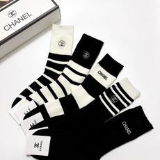 配包装 🌟【一盒5 双】 🌟Chanel 香奈儿 经典字母刺绣logo 纯棉中筒袜 ,ins超火爆中筒袜 纯棉小腿 配包装 🌟【一盒5 双】 🌟Chanel 香奈儿 经典字母刺绣logo 纯棉中筒袜 ,ins超火爆中筒袜 纯棉小腿