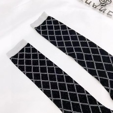 配包装 🌟【一盒一双】 🌟Chanel 香奈儿 爆款菱格长筒袜 小腿袜,金银丝混纺材质,超完美配色,款式经典,专柜同步发 配包装 🌟【一盒一双】 🌟Chanel 香奈儿 爆款菱格长筒袜 小腿袜,金银丝混纺材质,超完美配色,款式经典,专柜同步发