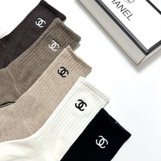 配包装 🌟【一盒5 双】 🌟Chanel 香奈儿 经典刺绣字母logo 纯棉中筒袜 ,ins超火爆小腿袜,纯棉面料 配包装 🌟【一盒5 双】 🌟Chanel 香奈儿 经典刺绣字母logo 纯棉中筒袜 ,ins超火爆小腿袜,纯棉面料
