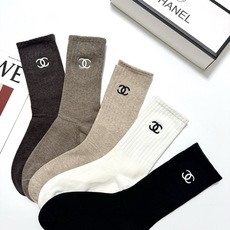 配包装 🌟【一盒5 双】 🌟Chanel 香奈儿 经典刺绣字母logo 纯棉中筒袜 ,ins超火爆小腿袜,纯棉面料 配包装 🌟【一盒5 双】 🌟Chanel 香奈儿 经典刺绣字母logo 纯棉中筒袜 ,ins超火爆小腿袜,纯棉面料