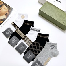 配包装 🌟【一盒5双】男女同款 🌟Versace 范思哲 经典logo 纯棉短袜 ,ins超火爆短袜,纯棉面料,潮 配包装 🌟【一盒5双】男女同款 🌟Versace 范思哲 经典logo 纯棉短袜 ,ins超火爆短袜,纯棉面料,潮