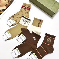 配包装 🌟【一盒5双】 🌟Gucci 古琦 经典字母logo 纯棉中筒袜 ,ins超火爆短袜,纯棉面料,潮人必备 配包装 🌟【一盒5双】 🌟Gucci 古琦 经典字母logo 纯棉中筒袜 ,ins超火爆短袜,纯棉面料,潮人必备