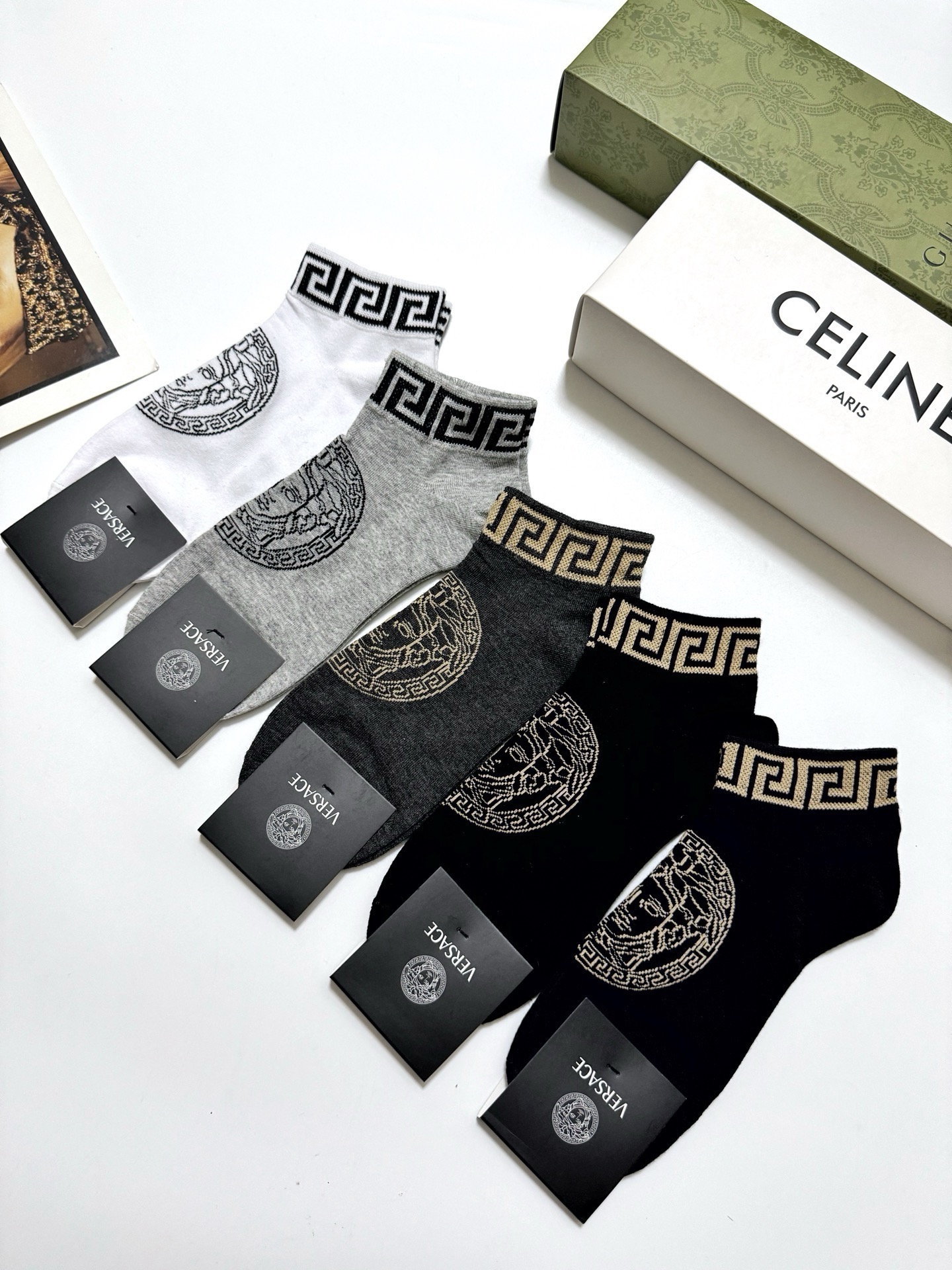 配包装 🌟【一盒5双】男女同款  🌟Versace 范思哲 经典logo 纯棉短袜   ，ins超火爆短袜，纯棉面料，潮