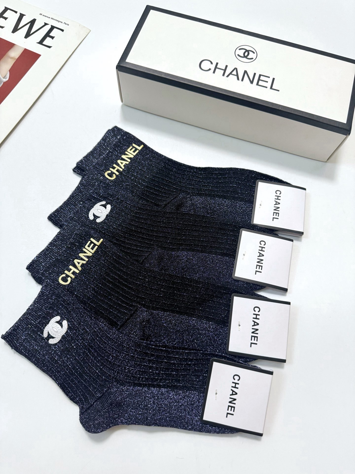 配包装 🌟【一盒4双】 🌟 Chanel 香奈儿 经典字母logo金银丝混纺中筒袜   🌟经典配色个性时尚 🌟ins爆款