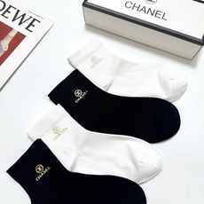 配包装 🌟【一盒5双】 🌟Chanel 香奈儿 经典字母logo 纯棉短筒袜 ,ins火爆纯色设计,潮人必备 ,个 配包装 🌟【一盒5双】 🌟Chanel 香奈儿 经典字母logo 纯棉短筒袜 ,ins火爆纯色设计,潮人必备 ,个