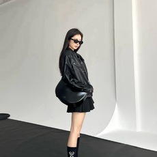 配包装 🌟【一盒2双】 🌟Prada 普拉达 经典字母logo纯棉中筒袜 🌟ins爆款!专柜在售ing 🌟好看到爆炸 配包装 🌟【一盒2双】 🌟Prada 普拉达 经典字母logo纯棉中筒袜 🌟ins爆款!专柜在售ing 🌟好看到爆炸