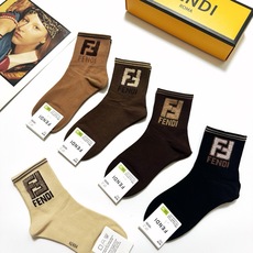 配包装 🌟【一盒5 双】 🌟Fendi 芬迪 经典字母 logo短袜 !纯棉面料软糯亲肤! 🌟ins爆款!专柜在售in 配包装 🌟【一盒5 双】 🌟Fendi 芬迪 经典字母 logo短袜 !纯棉面料软糯亲肤! 🌟ins爆款!专柜在售in