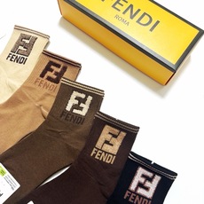 配包装 🌟【一盒5 双】 🌟Fendi 芬迪 经典字母 logo短袜 !纯棉面料软糯亲肤! 🌟ins爆款!专柜在售in 配包装 🌟【一盒5 双】 🌟Fendi 芬迪 经典字母 logo短袜 !纯棉面料软糯亲肤! 🌟ins爆款!专柜在售in