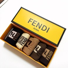 配包装 🌟【一盒5 双】 🌟Fendi 芬迪 经典字母 logo短袜 !纯棉面料软糯亲肤! 🌟ins爆款!专柜在售in 配包装 🌟【一盒5 双】 🌟Fendi 芬迪 经典字母 logo短袜 !纯棉面料软糯亲肤! 🌟ins爆款!专柜在售in