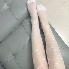 配包装 【一盒一双】🌟Gucci古奇爆款双G字母植绒丝袜 🌟好看到爆炸 ,欧美大牌丝袜🔥 🌟潮人秋冬必备单品 ,搭配起来 配包装 【一盒一双】🌟Gucci古奇爆款双G字母植绒丝袜 🌟好看到爆炸 ,欧美大牌丝袜🔥 🌟潮人秋冬必备单品 ,搭配起来