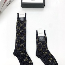 配包装 🌟【一盒2 双】 🌟Gucci 古奇 爆款金银丝长筒袜 中筒袜,超级火爆小腿袜🔥双针针织混纺金银丝材质,超完美结 配包装 🌟【一盒2 双】 🌟Gucci 古奇 爆款金银丝长筒袜 中筒袜,超级火爆小腿袜🔥双针针织混纺金银丝材质,超完美结