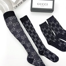 配包装 🌟【一盒2 双】 🌟Gucci 古奇 爆款金银丝长筒袜 中筒袜,超级火爆小腿袜🔥双针针织混纺金银丝材质,超完美结 配包装 🌟【一盒2 双】 🌟Gucci 古奇 爆款金银丝长筒袜 中筒袜,超级火爆小腿袜🔥双针针织混纺金银丝材质,超完美结