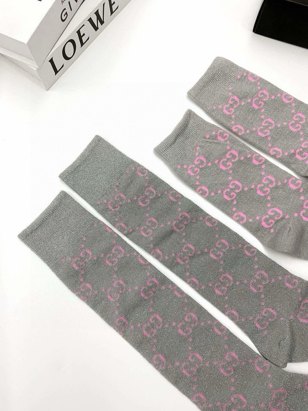 配包装 🌟【一盒2 双】 🌟Gucci 古奇 爆款金银丝长筒袜 中筒袜，超级火爆小腿袜🔥双针针织混纺金银丝材质，超完美结