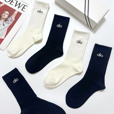 配包装 🌟【一盒5 双】 🌟alo 经典刺绣字母logo 纯棉中筒袜 ,ins超火爆小腿袜,纯棉面料,潮人必备 , 配包装 🌟【一盒5 双】 🌟alo 经典刺绣字母logo 纯棉中筒袜 ,ins超火爆小腿袜,纯棉面料,潮人必备 ,