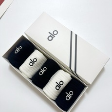 配包装 🌟【一盒5 双】 🌟alo 经典刺绣字母logo 纯棉中筒袜 ,ins超火爆小腿袜,纯棉面料,潮人必备 , 配包装 🌟【一盒5 双】 🌟alo 经典刺绣字母logo 纯棉中筒袜 ,ins超火爆小腿袜,纯棉面料,潮人必备 ,