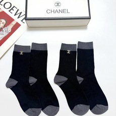 配包装 🌟【一盒2双】 🌟Chanel香奈儿 字母logo纯棉中筒袜 🌟重工装饰个性时尚 🌟ins爆款!专柜在售in 配包装 🌟【一盒2双】 🌟Chanel香奈儿 字母logo纯棉中筒袜 🌟重工装饰个性时尚 🌟ins爆款!专柜在售in