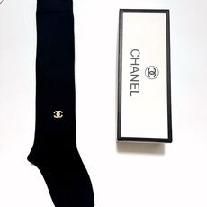 配包装 🌟【一盒一双】 🌟Chanel 香奈儿 经典双C字母logo纯棉长筒袜 小腿袜 🌟ins爆款!专柜在售ing 配包装 🌟【一盒一双】 🌟Chanel 香奈儿 经典双C字母logo纯棉长筒袜 小腿袜 🌟ins爆款!专柜在售ing