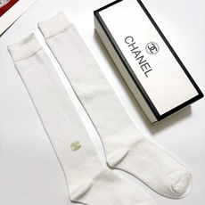 配包装 🌟【一盒一双】 🌟Chanel 香奈儿 经典双C字母logo纯棉长筒袜 小腿袜 🌟ins爆款!专柜在售ing 配包装 🌟【一盒一双】 🌟Chanel 香奈儿 经典双C字母logo纯棉长筒袜 小腿袜 🌟ins爆款!专柜在售ing