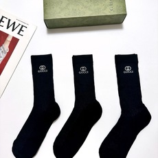 配包装 🌟【一盒3 双】 🌟Gucci 古琦 经典字母logo 超薄透气中筒袜 ,ins超火爆空调袜,潮人必备 ,经典 配包装 🌟【一盒3 双】 🌟Gucci 古琦 经典字母logo 超薄透气中筒袜 ,ins超火爆空调袜,潮人必备 ,经典