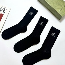配包装 🌟【一盒3 双】 🌟Gucci 古琦 经典字母logo 超薄透气中筒袜 ,ins超火爆空调袜,潮人必备 ,经典 配包装 🌟【一盒3 双】 🌟Gucci 古琦 经典字母logo 超薄透气中筒袜 ,ins超火爆空调袜,潮人必备 ,经典