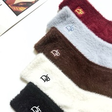 配包装 🌟【一盒5 双】 🌟Dior 迪奥 欧美大牌 经典字母 logo 水貂绒中筒袜 !超级软糯亲肤! 🌟ins爆款 配包装 🌟【一盒5 双】 🌟Dior 迪奥 欧美大牌 经典字母 logo 水貂绒中筒袜 !超级软糯亲肤! 🌟ins爆款